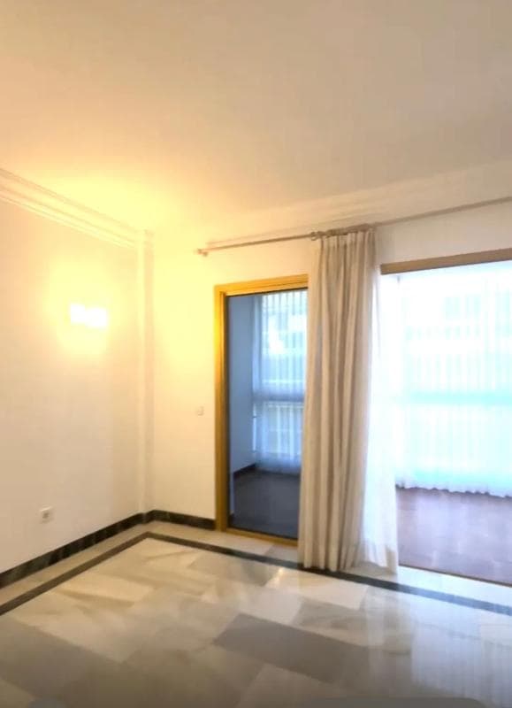 Продажа квартиры на Avenida Ricardo Soriano, 60, Марбелла
photo 2
