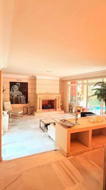 Sale of independent chalet in Avenida las Palmeras, 1111, Marbella
photo 5