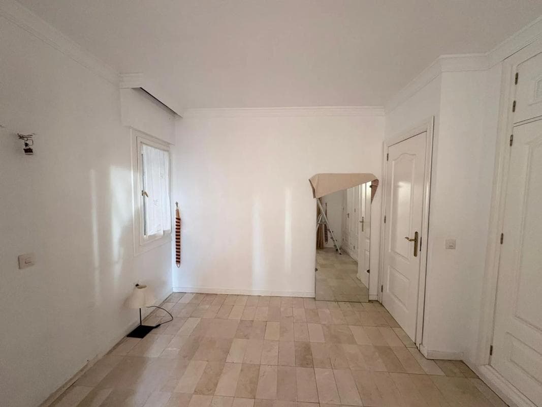 Sale of apartment in Calle Pablo Casals, Marbella
photo 2