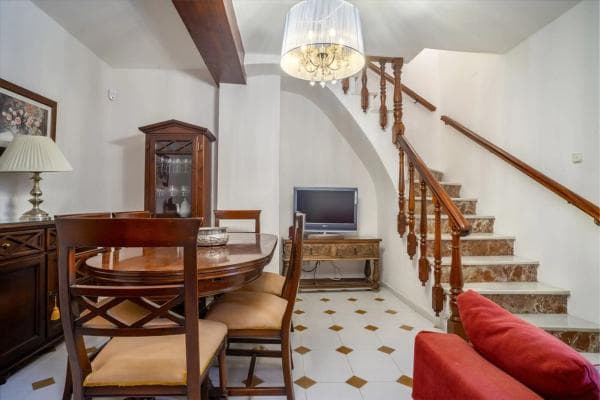 Chalet adosado en venta en Barrio Casco Antiguo , Marbella thumbnail 1