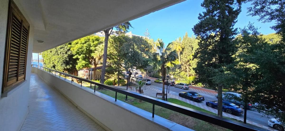 Sale of apartment in AV DUQUE DE AHUMADA, Marbella
photo 2