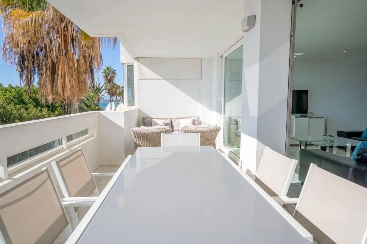 Sale of apartment in Barrio Playa Bajadilla-Puertos, Marbella
photo 3