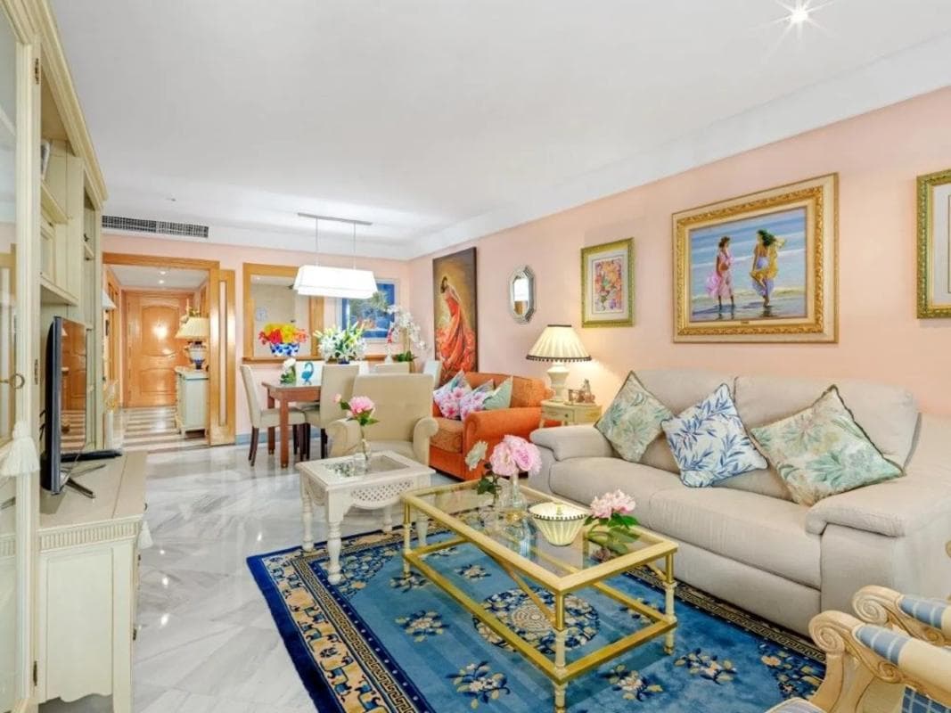 Sale of apartment in Calle Arturo Rubinstein, 8, Marbella
photo 4