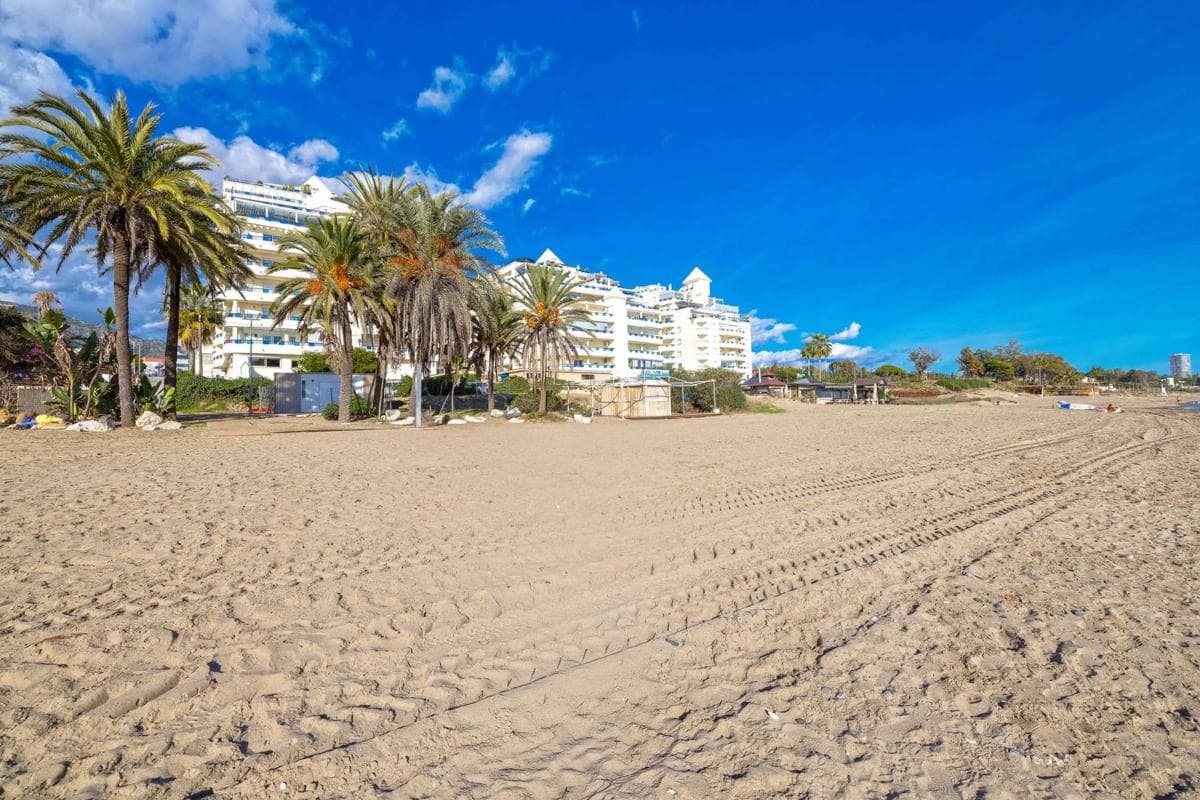 Sale of apartment in Barrio Playa Bajadilla-Puertos, Marbella
photo 2
