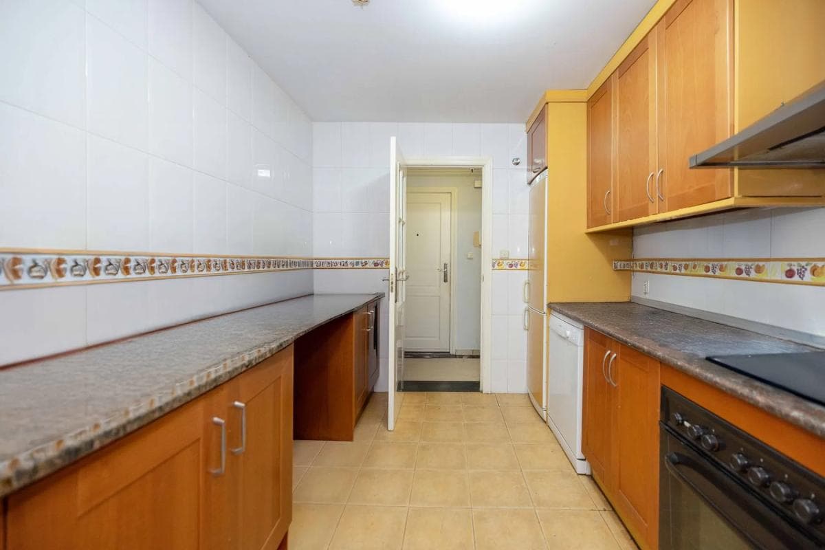 Sale of apartment in Barrio Playa Bajadilla-Puertos, Marbella
photo 3