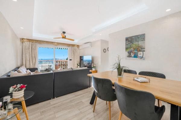 Ático en venta en Avenida José María Torres Murciano, Marbella thumbnail 1