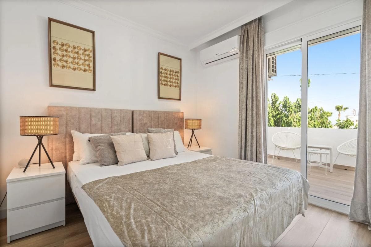 Sale of independent chalet in Avenida de la Florida, 12 C, Marbella
photo 3