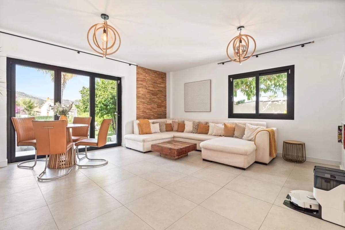 Sale of independent chalet in Avenida de la Florida, 12 C, Marbella
photo 4