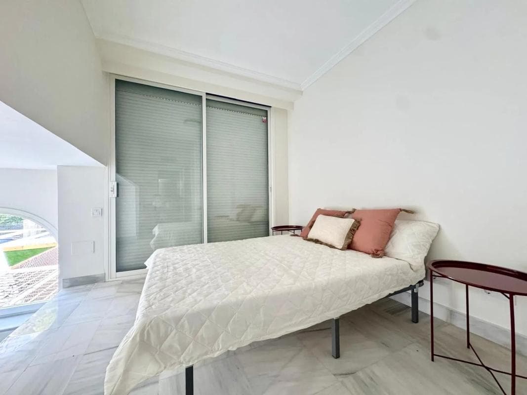 Sale of apartment in Barrio Playa de la Fontanilla, Marbella
photo 3