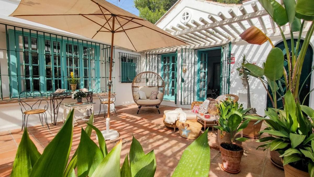 Sale of independent chalet in Urbanizacion la Montua, Marbella
photo 4