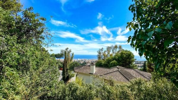 Chalet independiente en venta en Barrio Huerta del Prado-La Montua, Marbella
thumbnail 1