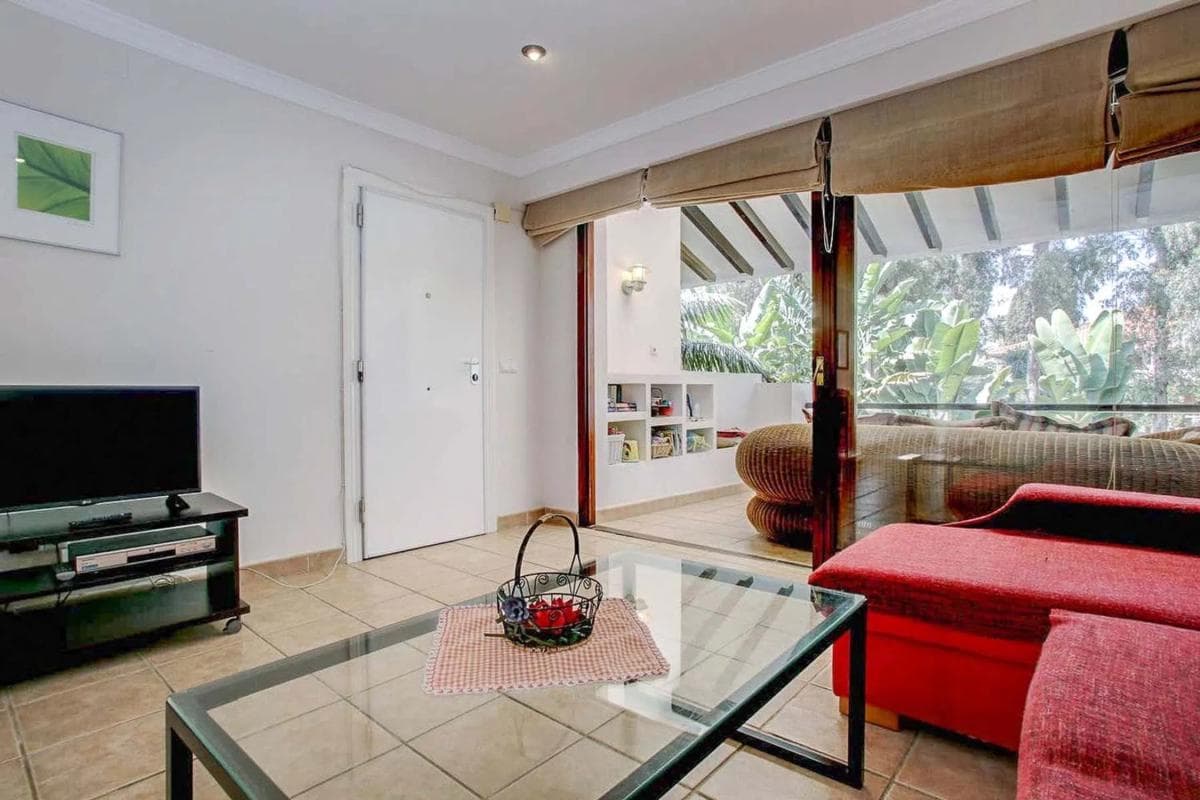 Sale of apartment in Barrio Playa Bajadilla-Puertos, Marbella
photo 3