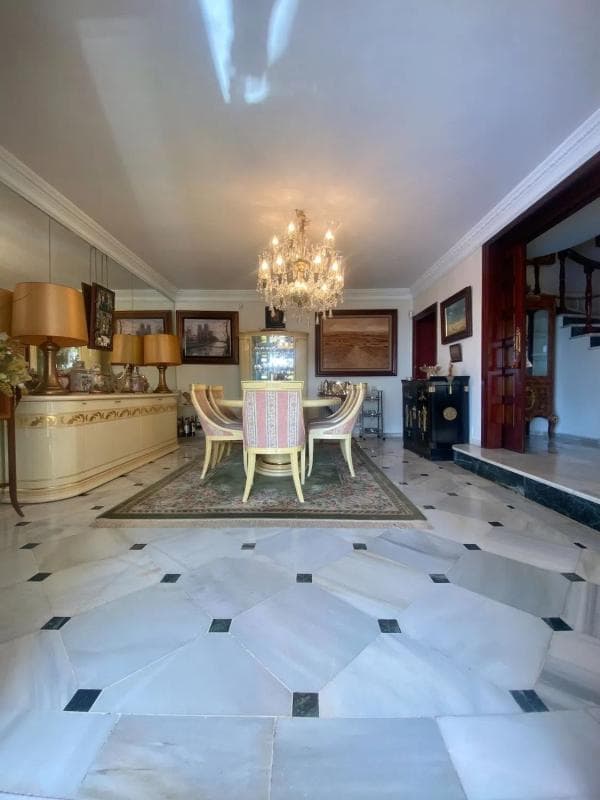 Sale of independent chalet in Paseo DE LAS MAGNOLIAS, Marbella
photo 4