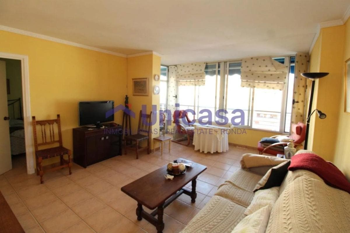 Sale of apartment in Avenida Arias Maldonado, Marbella
photo 2