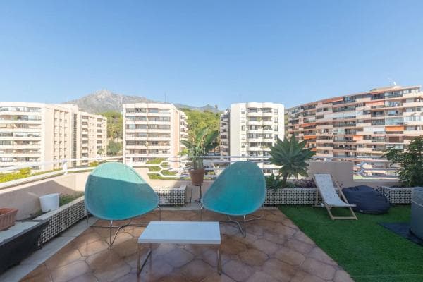 Ático en venta en Calle de Ramón Gómez de la Serna, Marbella thumbnail 2