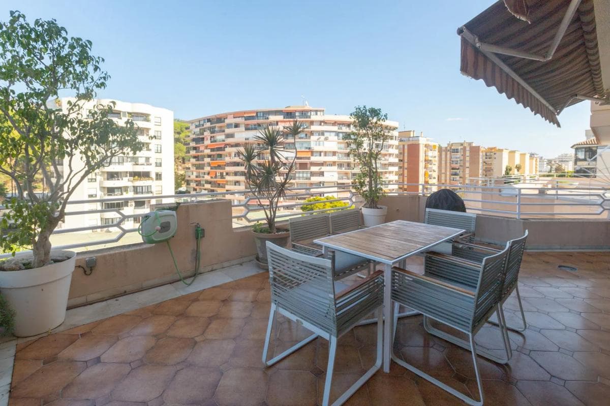Venta de ático en Calle de Ramón Gómez de la Serna, Marbella photo 4