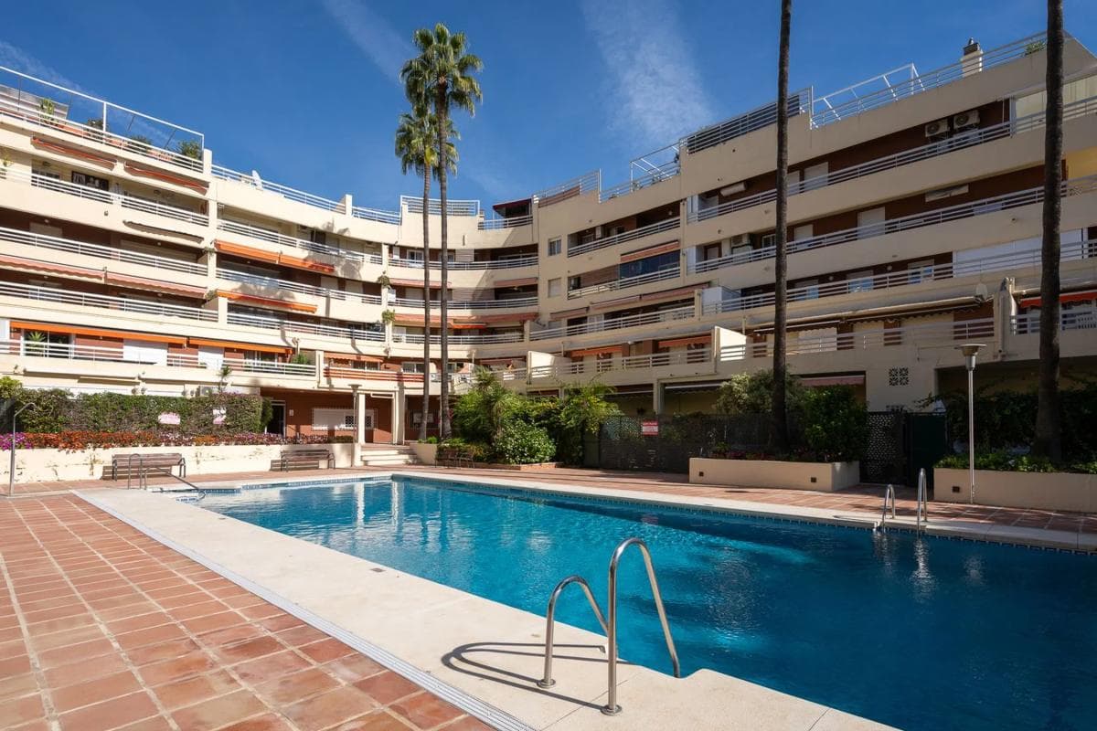 Sale of apartment in CL ALONSO BAZAN, Marbella
photo 5