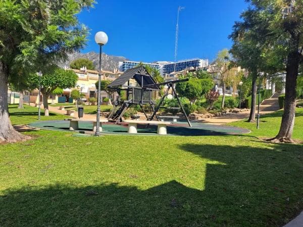 Chalet adosado en venta en Conjunto Residencial el Trapiche , Marbella thumbnail 1
