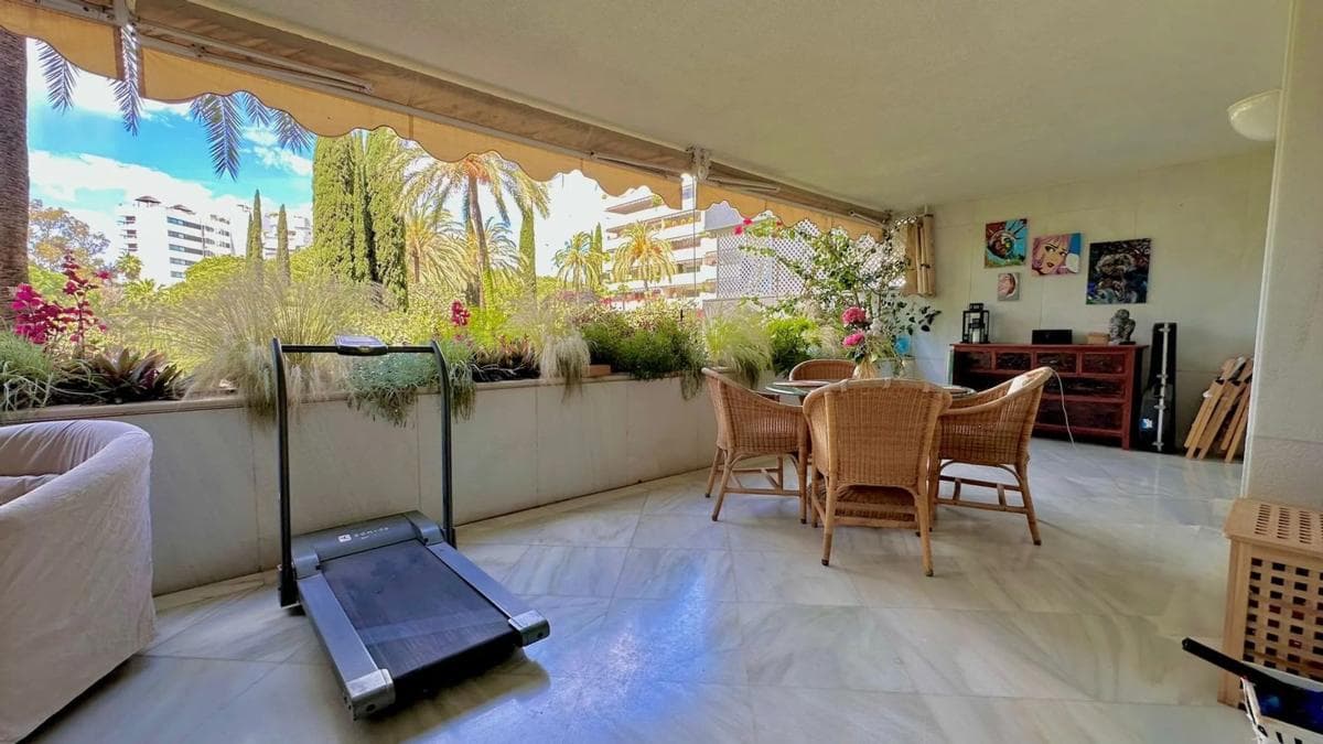 Sale of apartment in Calle Arturo Rubinstein, 1 C, Marbella
photo 3