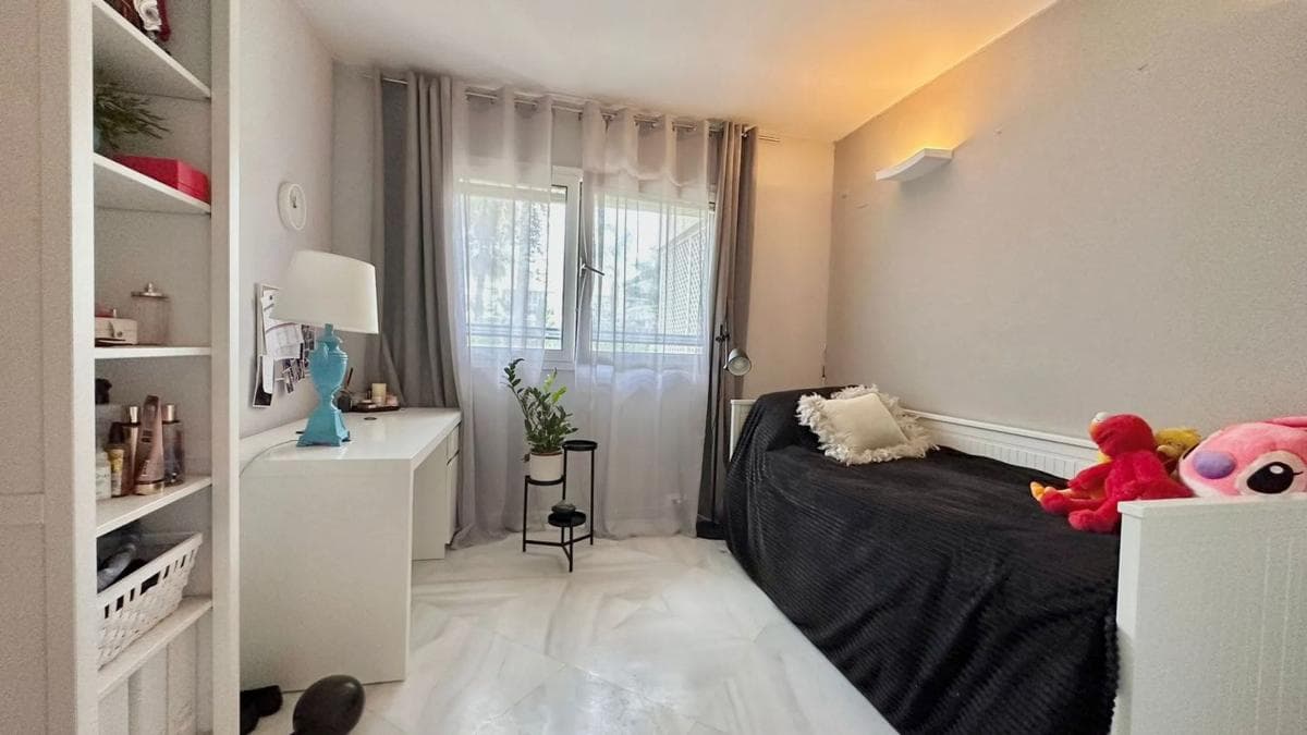 Sale of apartment in Calle Arturo Rubinstein, 1 C, Marbella
photo 4