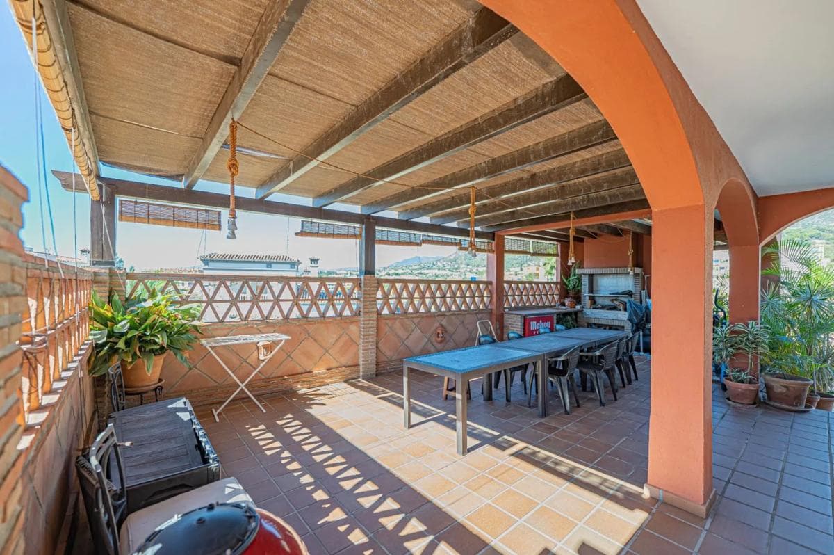 Sale of independent chalet in Barrio La Patera, Marbella
photo 2