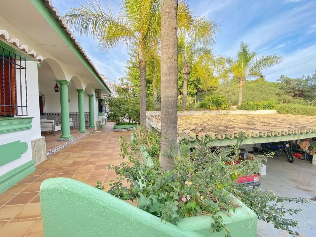 Продажа отдельного шале в Barrio Valdeolletas-Las Cancelas-Xarblanca, Марбелла photo 3