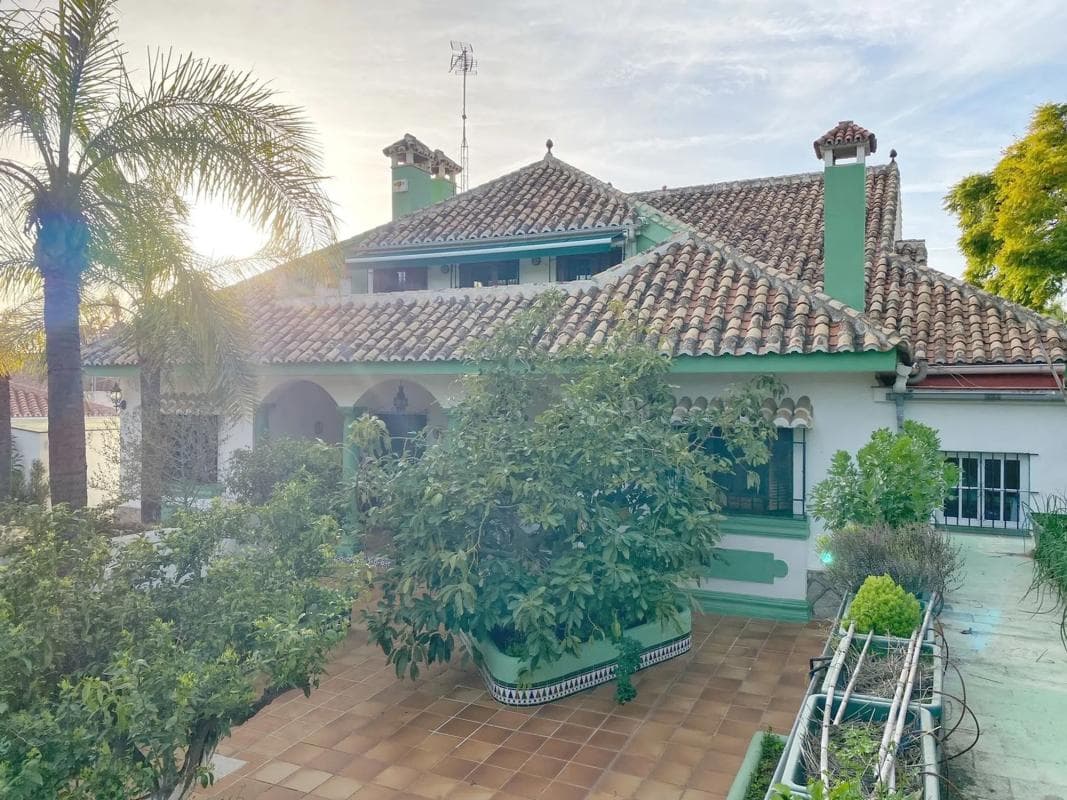 Продажа отдельного шале в Barrio Valdeolletas-Las Cancelas-Xarblanca, Марбелла photo 4