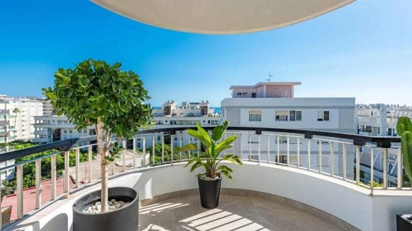 Ático en venta en Calle de Ramón Gómez de la Serna, 39, Marbella photo 1
