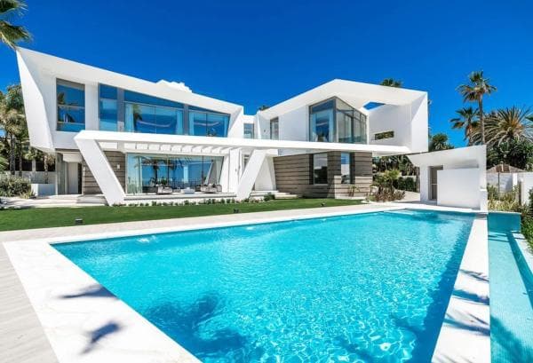 Частный шале на продаже в Los Monteros, 1, Марбелла thumbnail 1