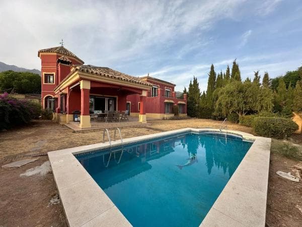 Частный шале на продаже в Barrio Valdeolletas-Las Cancelas-Xarblanca, Марбелла photo 1