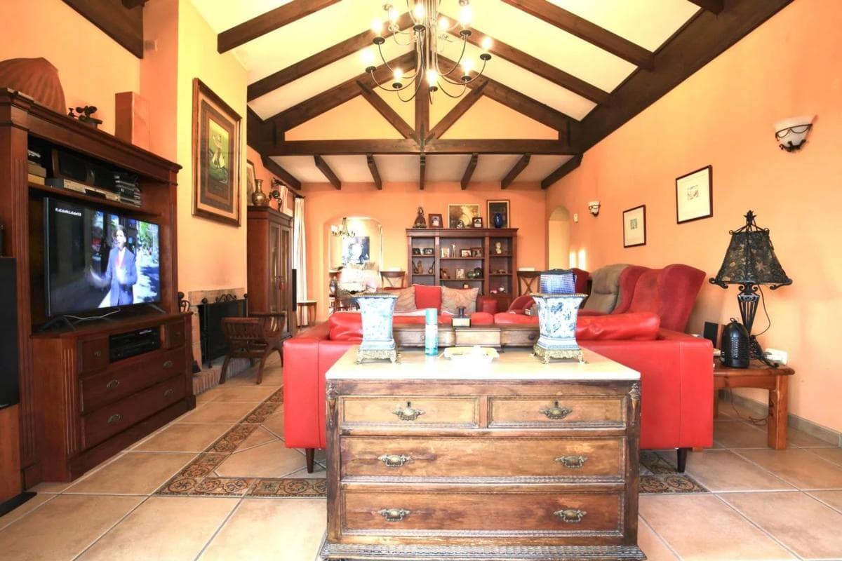Продажа отдельного шале в Barrio Valdeolletas-Las Cancelas-Xarblanca, Марбелла photo 5