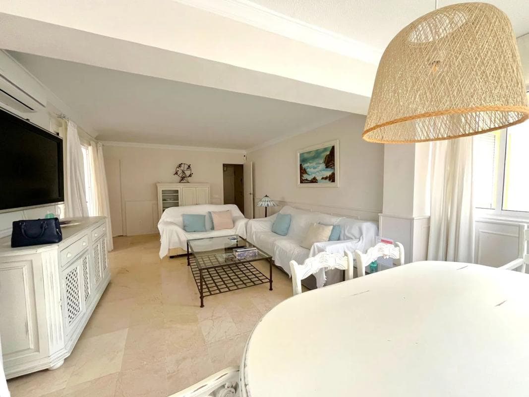 Продажа квартиры на Calle de Ramón Gómez de la Serna, Марбелла
photo 4