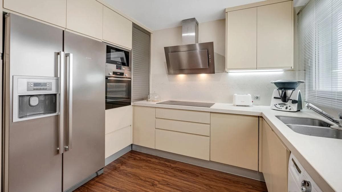 Venta de piso en Calle Estébanez Calderón, Marbella
photo 3