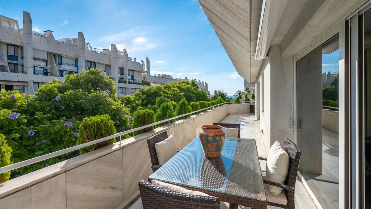 Venta de piso en Calle Estébanez Calderón, Marbella
photo 4