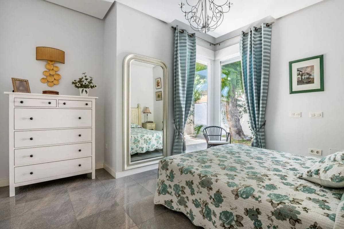 Продажа отдельного шале в Barrio Huerta Belón-Calvario, Марбелла photo 5