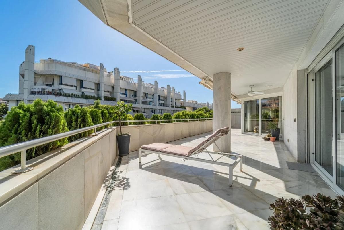 Venta de piso en Barrio Playa de la Fontanilla, Marbella
photo 4