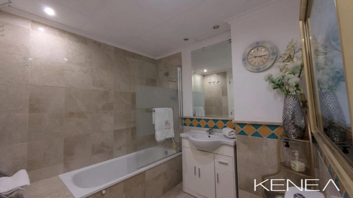 Продажа квартиры на Avenida Príncipe Salman, Марбелла
photo 4