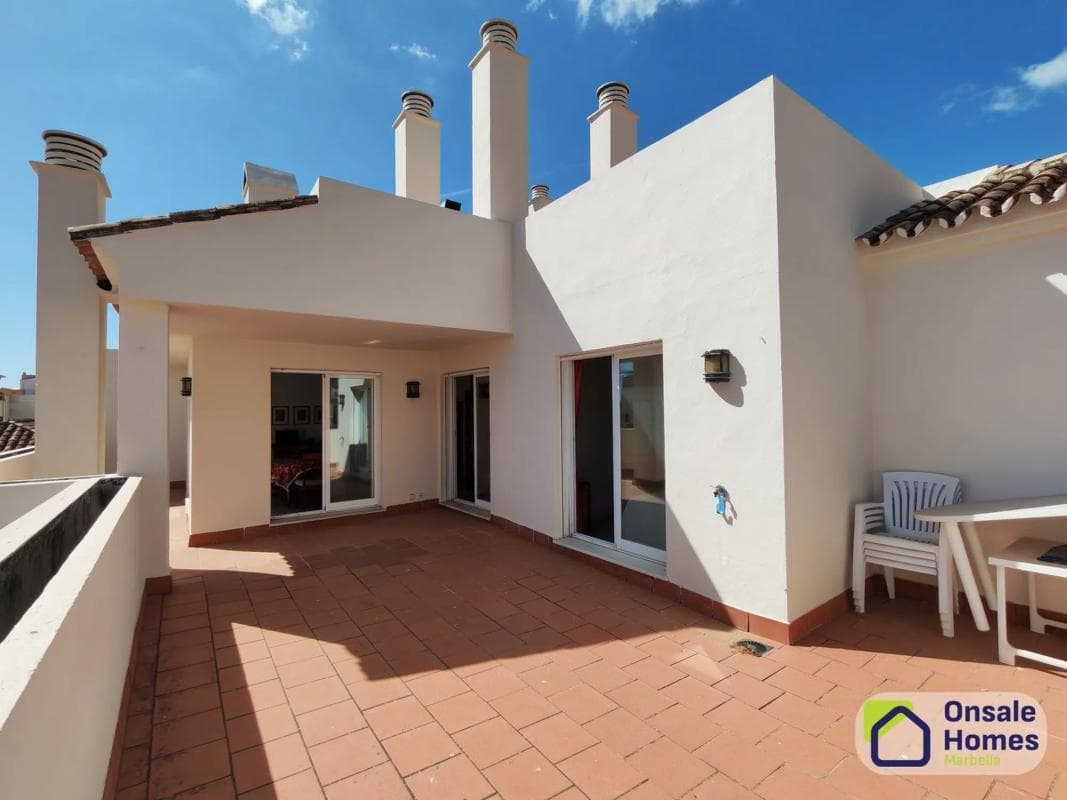 Venta de ático en Calle Jacinto Benavente, 35, Marbella photo 4