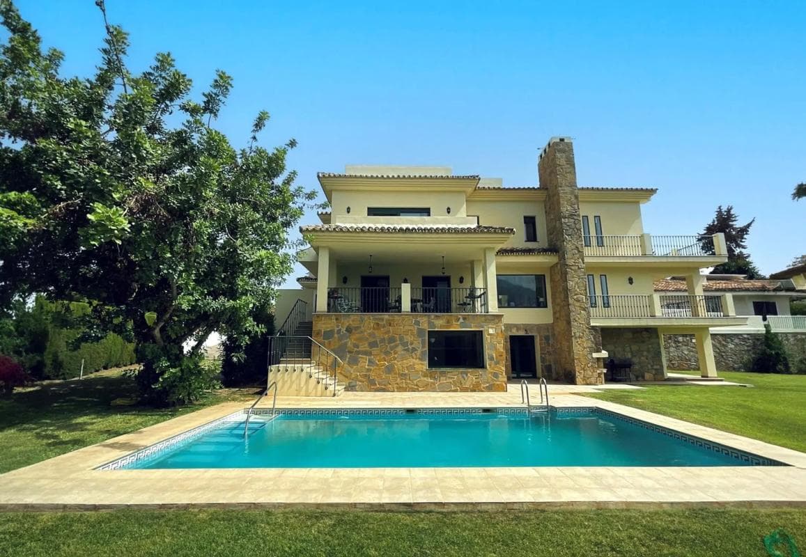 Venta de chalet independiente en Barrio Valdeolletas-Las Cancelas-Xarblanca, Marbella
photo 2