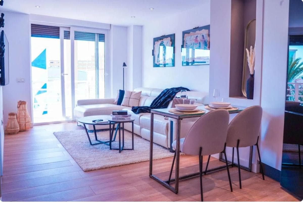 Venta de piso en Calle de Ramón Gómez de la Serna, 22, Marbella
photo 2