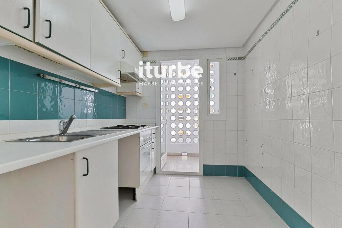Продажа квартиры на Calle Jacinto Benavente, 16, Марбелла
photo 3