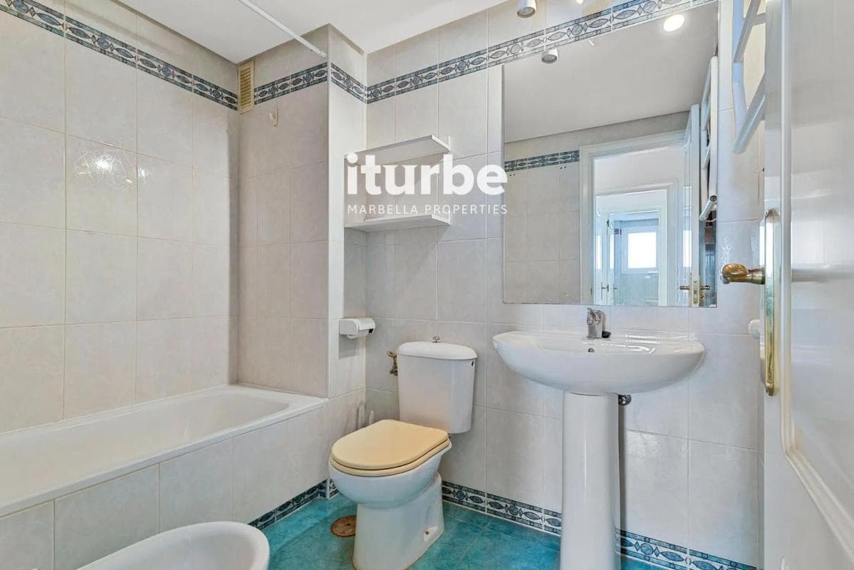 Продажа квартиры на Calle Jacinto Benavente, 16, Марбелла
photo 4