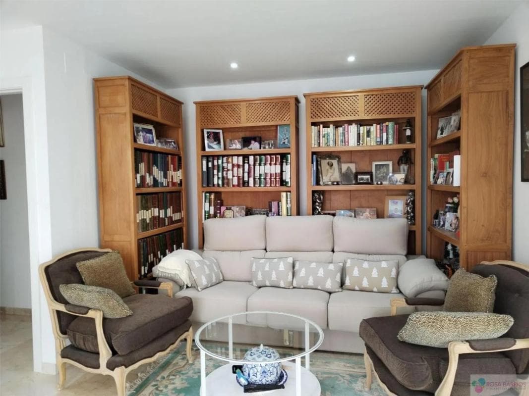 Продажа квартиры на Barrio Playa Bajadilla-Puertos, Марбелла
photo 3