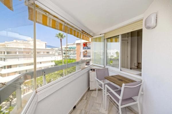Квартира на продажу на Barrio Playa de la Fontanilla, Марбелла photo 1