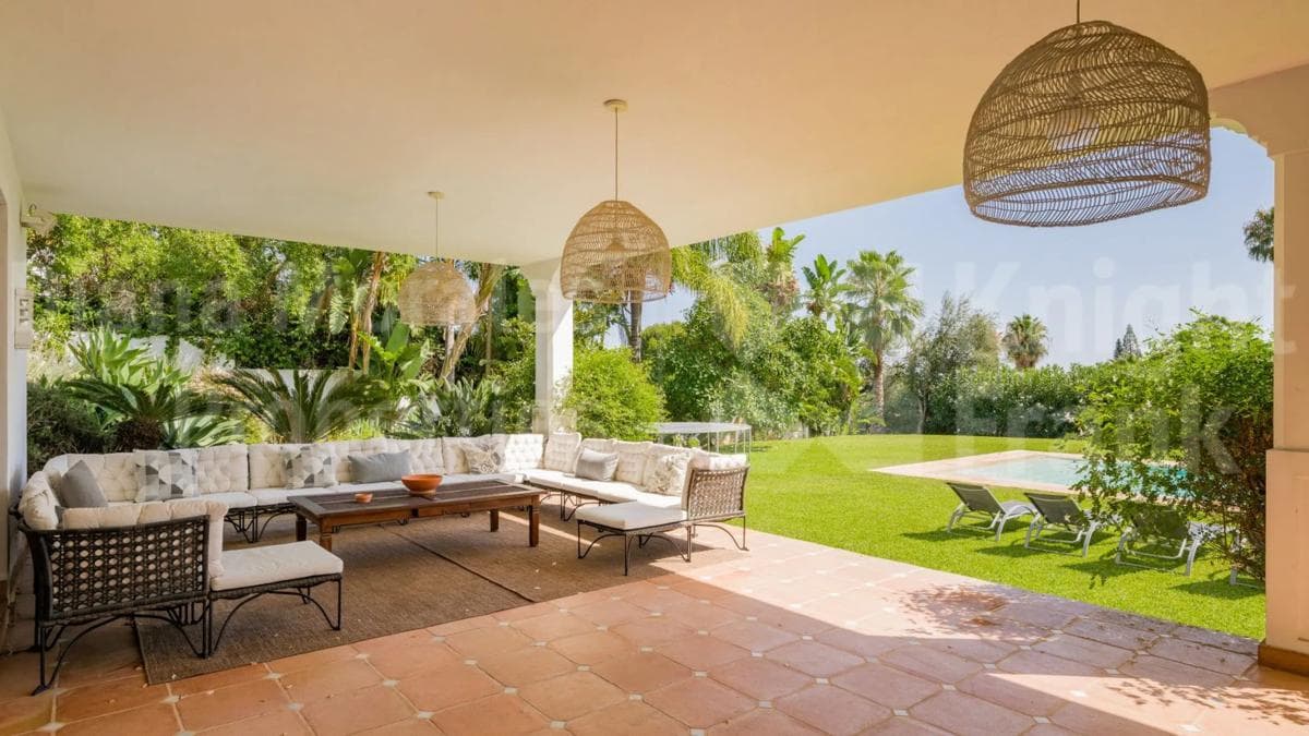 Venta de chalet independiente en Barrio La Merced, Marbella
photo 2