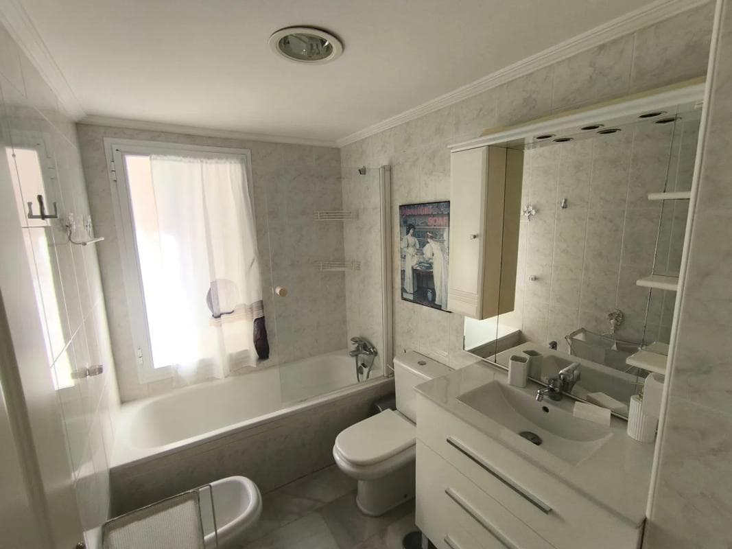 Venta de piso en Barrio Playa Bajadilla-Puertos, Marbella
photo 3