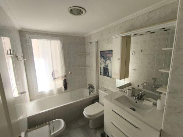 Piso en venta en Barrio Playa Bajadilla-Puertos, Marbella
thumbnail 2