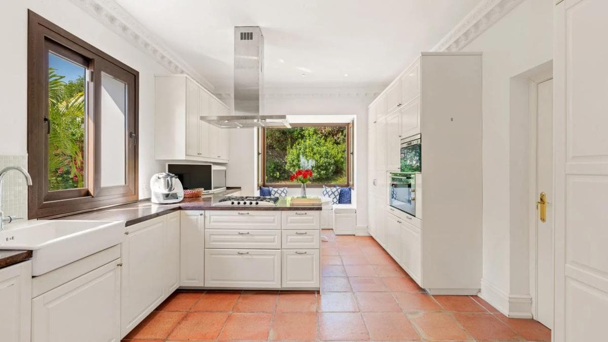 Venta de chalet independiente en Barrio Valdeolletas-Las Cancelas-Xarblanca, Marbella
photo 4
