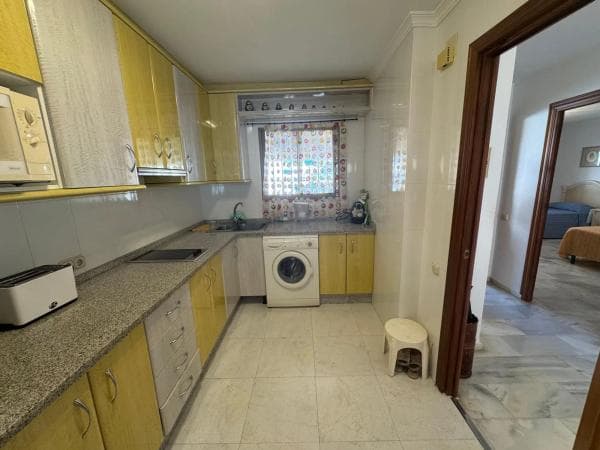 Piso en venta en Calle Pablo Casals, Marbella
thumbnail 2