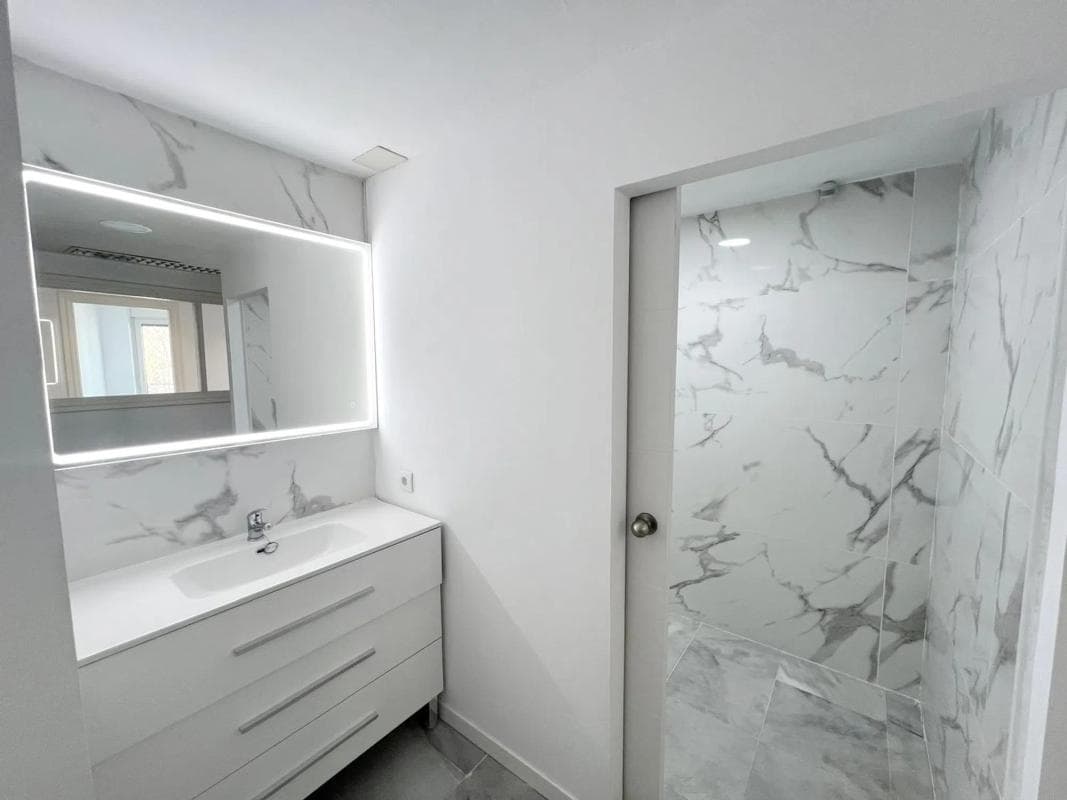 Venta de piso en Calle de Ramón Gómez de la Serna, 22, Marbella
photo 2